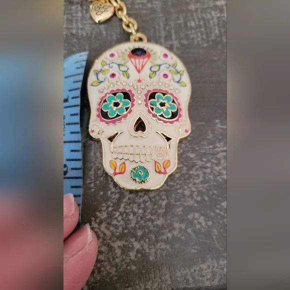 Betsey Johnson Rare Glitter Crystal Skull Key Chain - Picture 2 of 11
